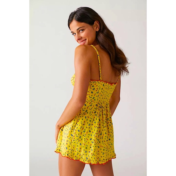 UO Betti Print Linen Romper - Picture 3 of 4